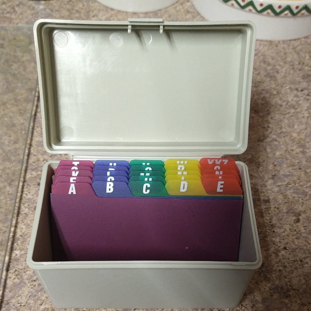 Vintage (In New Condition) Recipe Card Box With New Dividers
